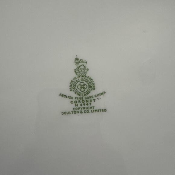 Royal Doulton Coronet H4947 England Bone China Oval 16" Serving Platter - Picture 6 of 7